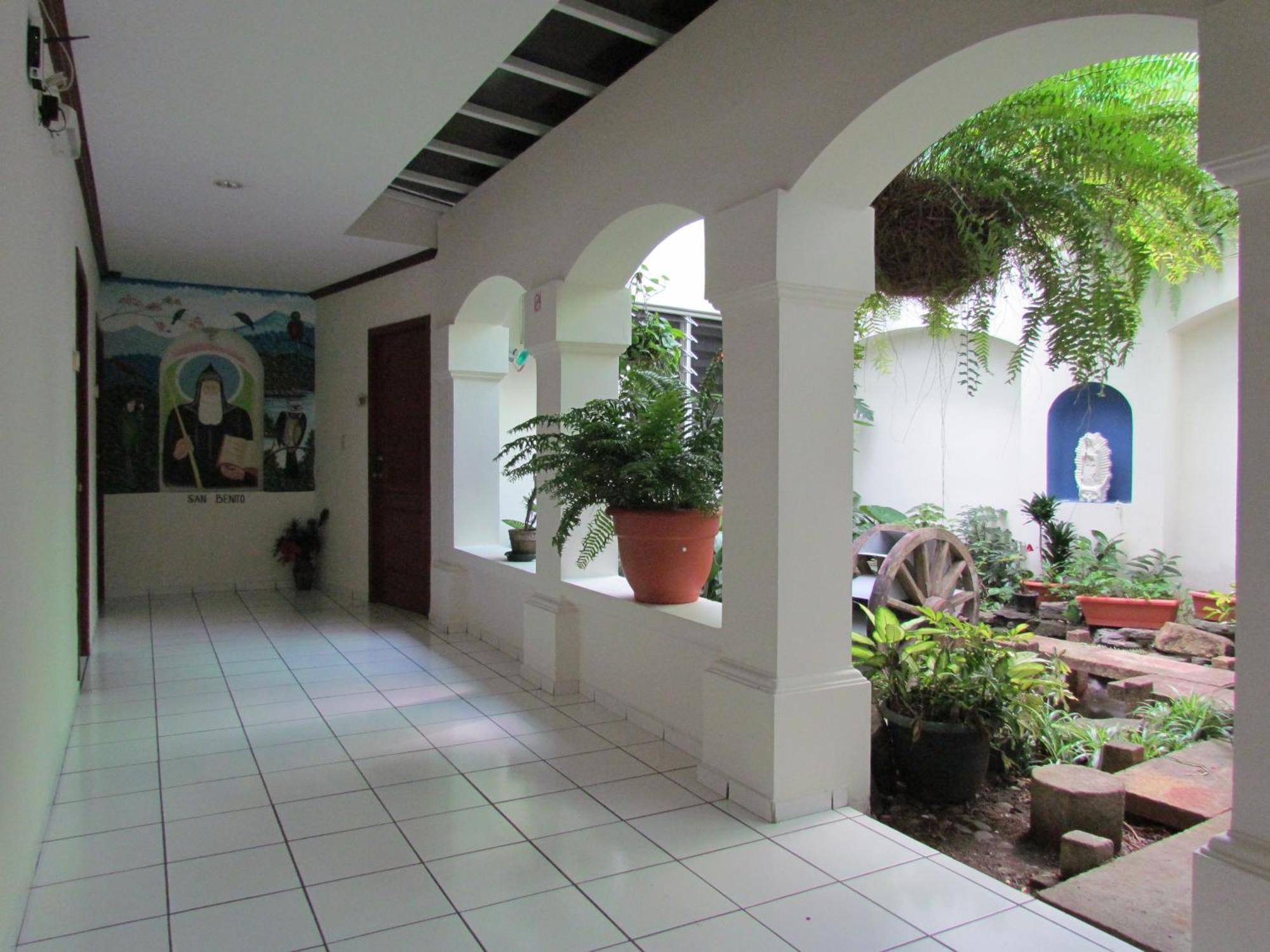 Hotel Villa Serena San Benito San Salvador Bagian luar foto